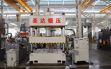 如何選擇定制200噸四柱液壓機(jī)？